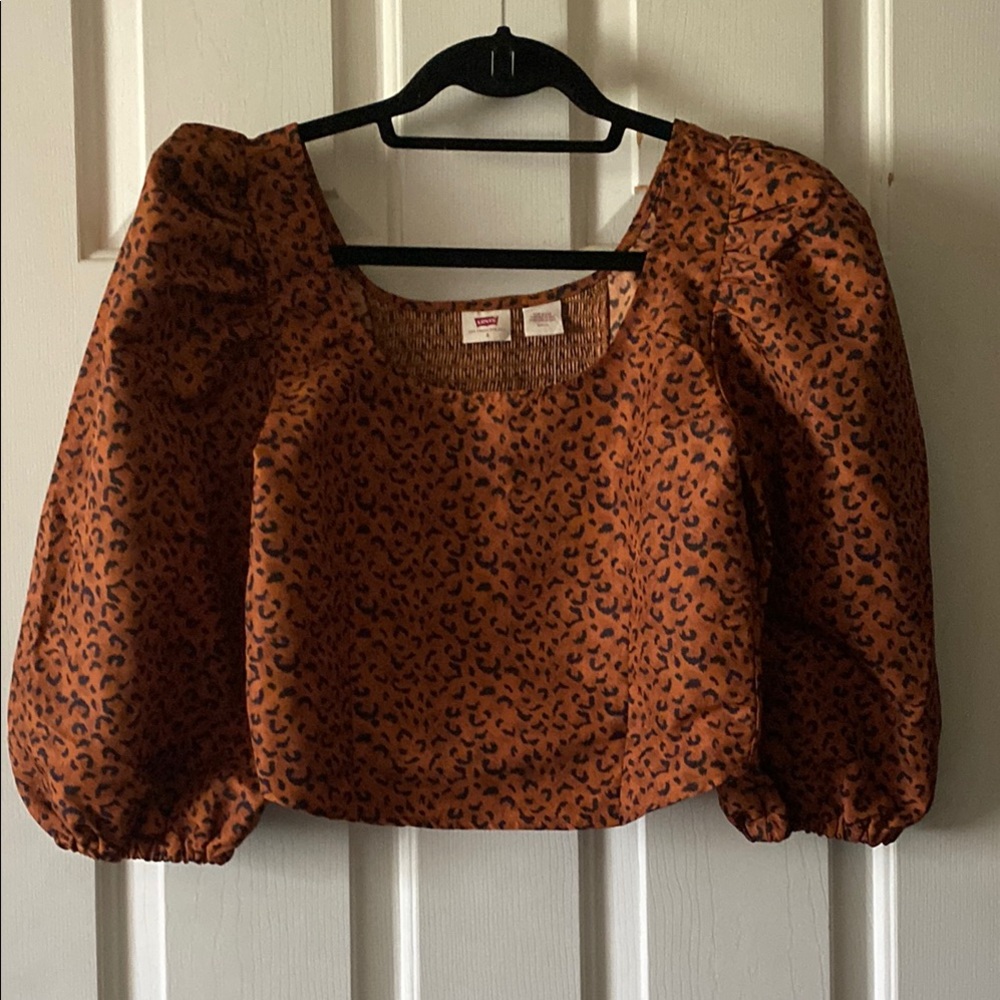 Levi's Cheetah print Boxy Crop Blouse